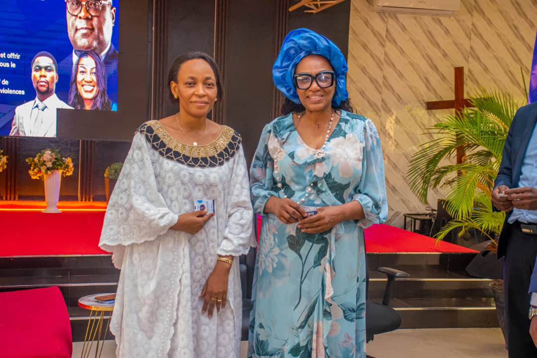 Sous le haut patronage de Son Excellence Félix Tshisekedi Tshilombo, Président de la République, Mme Chantal Mulop, Coordonnatrice des Services spécialisés en charge de la Jeunesse, de la Lutte contre les violences faites aux femmes et de la Traite des personnes, a lancé les travaux de réhabilitation des écoles dans les milieux reculés de la RDC